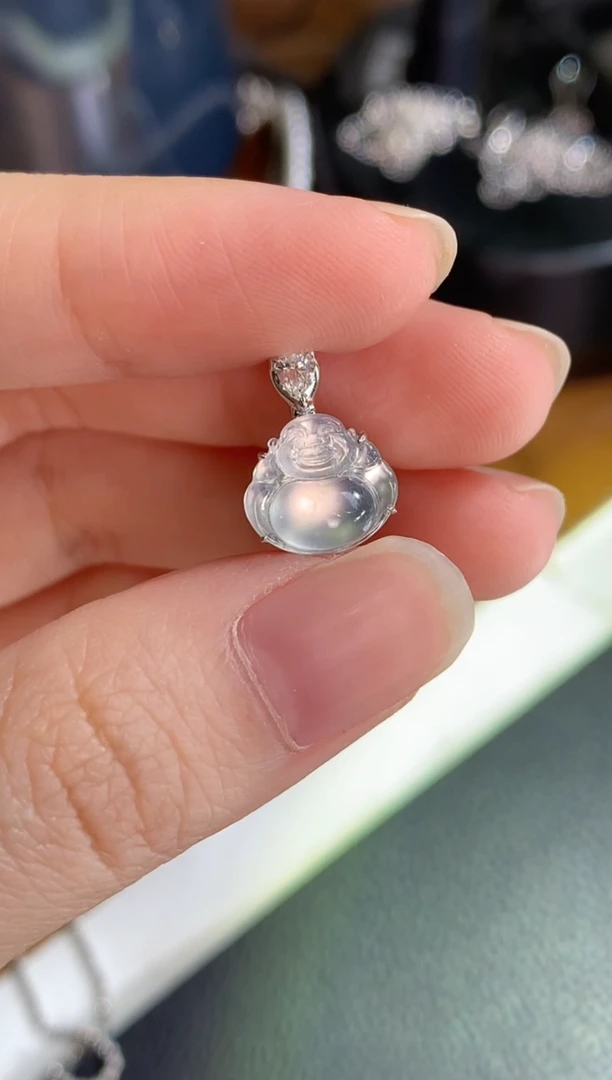 颈饰18K金镶嵌翡翠佛公滴溜