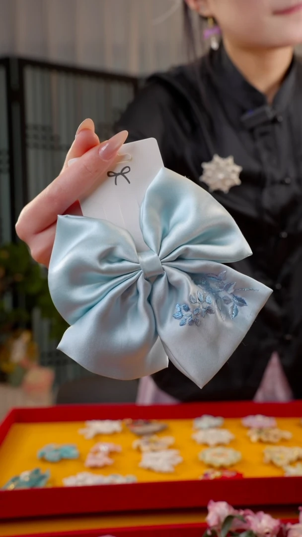 刺绣爱****梨非遗绒花手工饰品