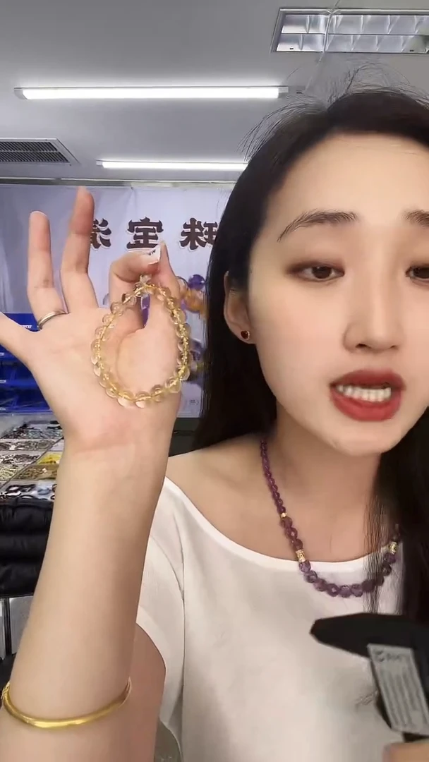 水晶手链未镶嵌 天然珠宝多样性发其一