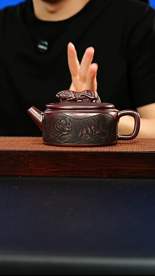 紫砂茶壶宜兴紫砂 卧虎藏龙 石红 李琴 h693