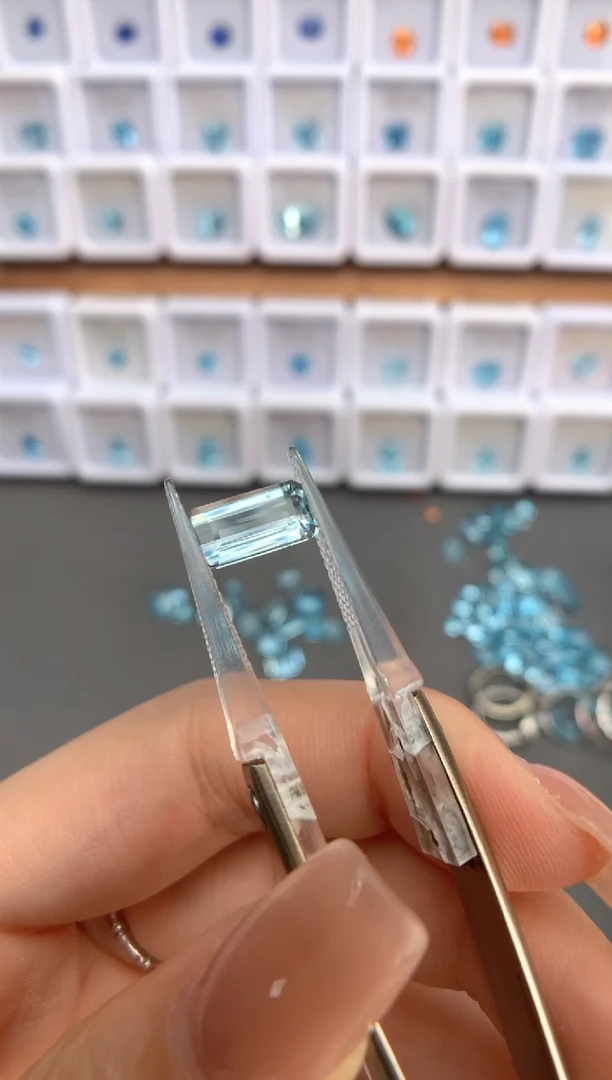 未镶嵌裸石定制海蓝宝石2.27ct 03043