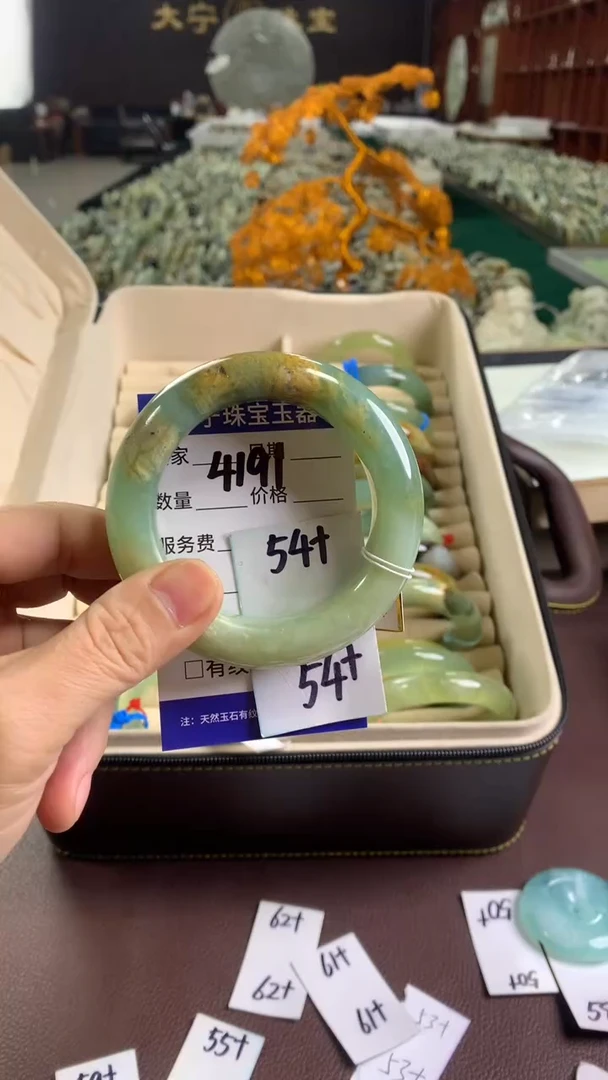 未镶嵌蛇纹石玉手镯4191