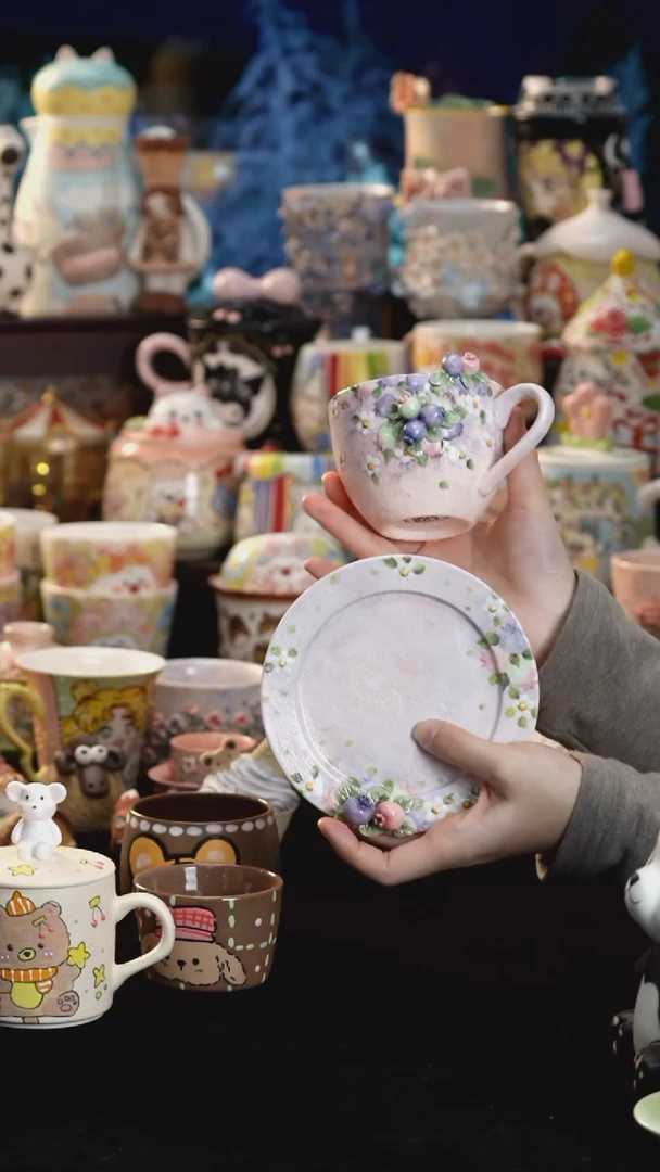 摆件陶景德镇釉下彩手绘设计师款陶瓷