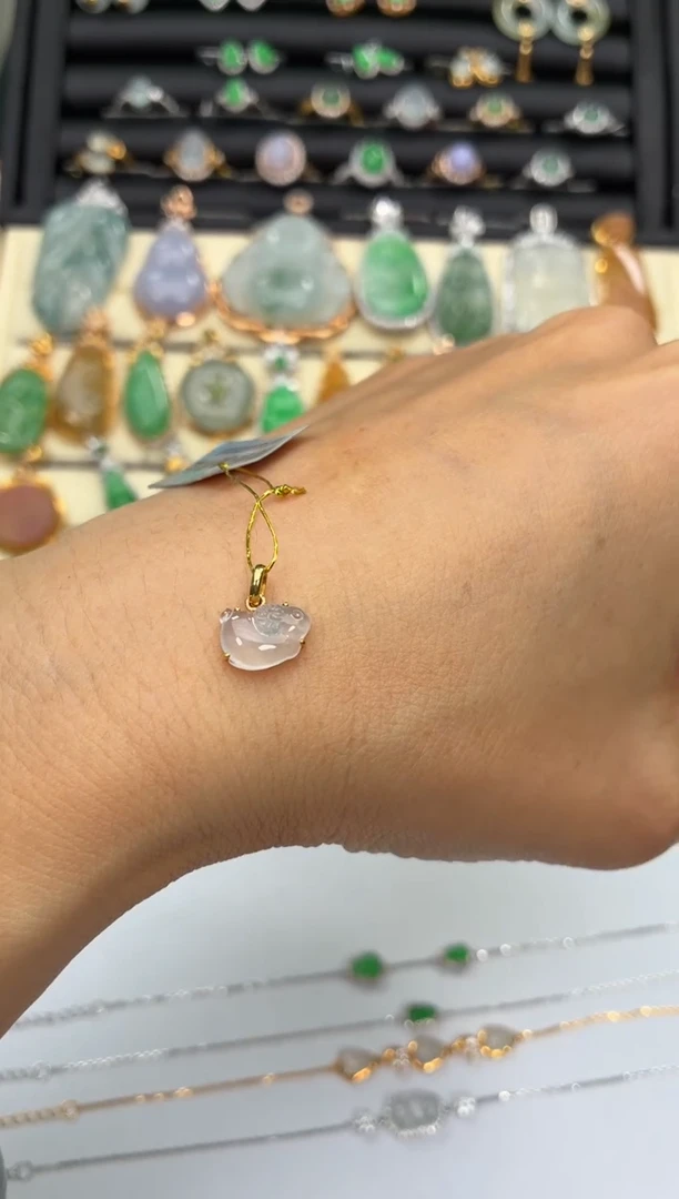 颈饰18K金镶嵌翡翠天然翡翠A货