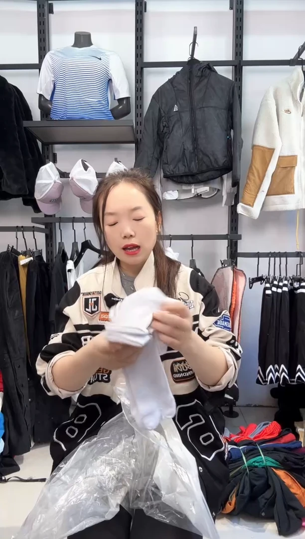 2068  编码  瑕疵直播间过款为准 尺码