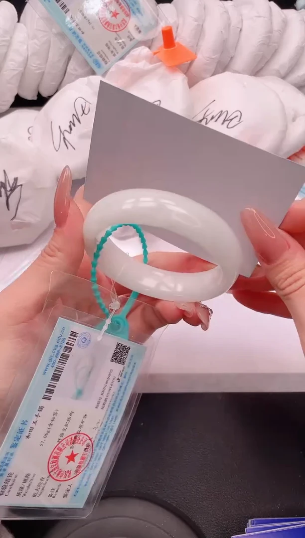 未镶嵌手镯和田玉8V79-55