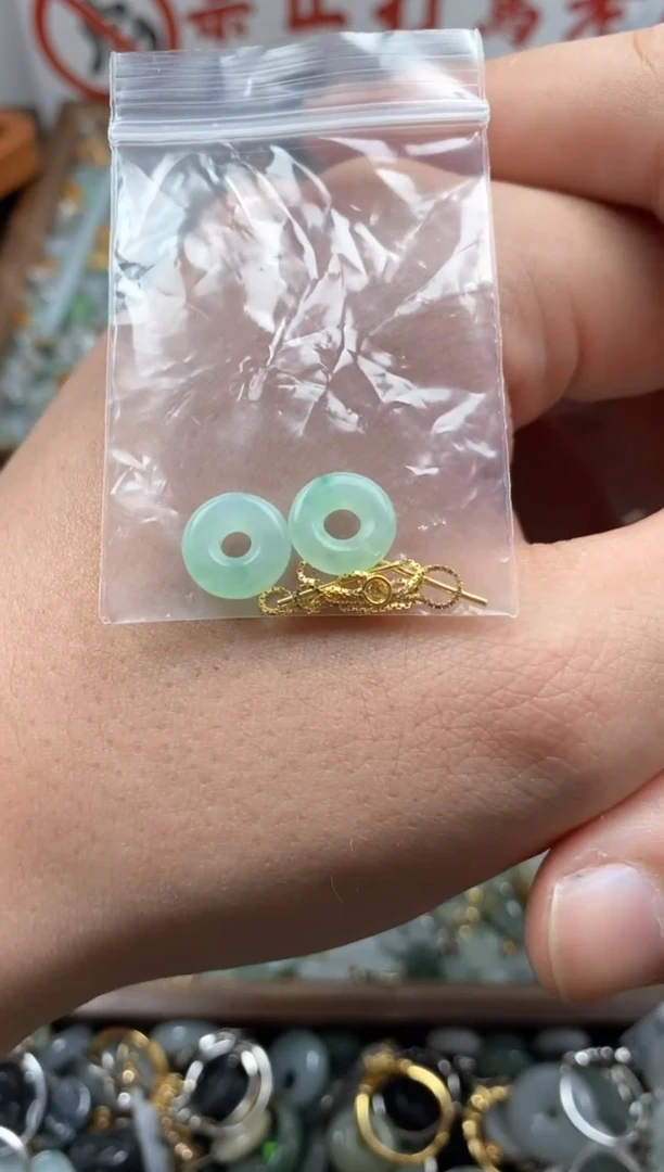 【闪购商品】翡翠颈饰未镶嵌哥哥