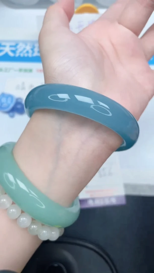 石英质玉手镯未镶嵌5-55.6