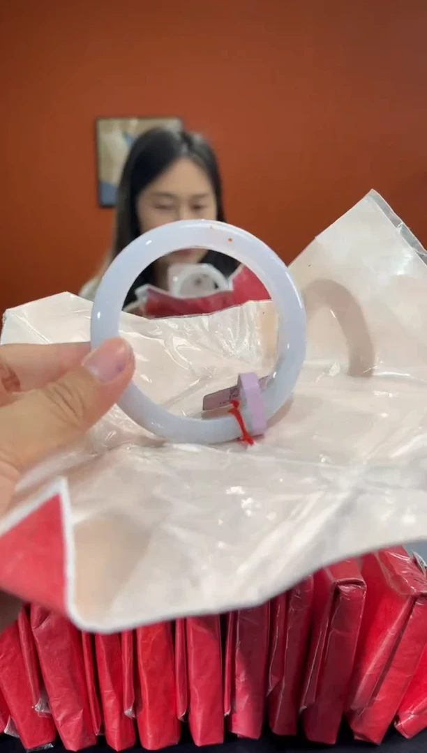 未镶嵌手镯翡翠5