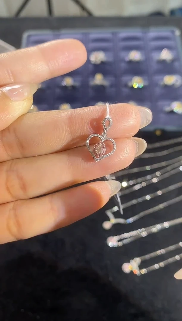 吊坠18K金镶嵌钻石321