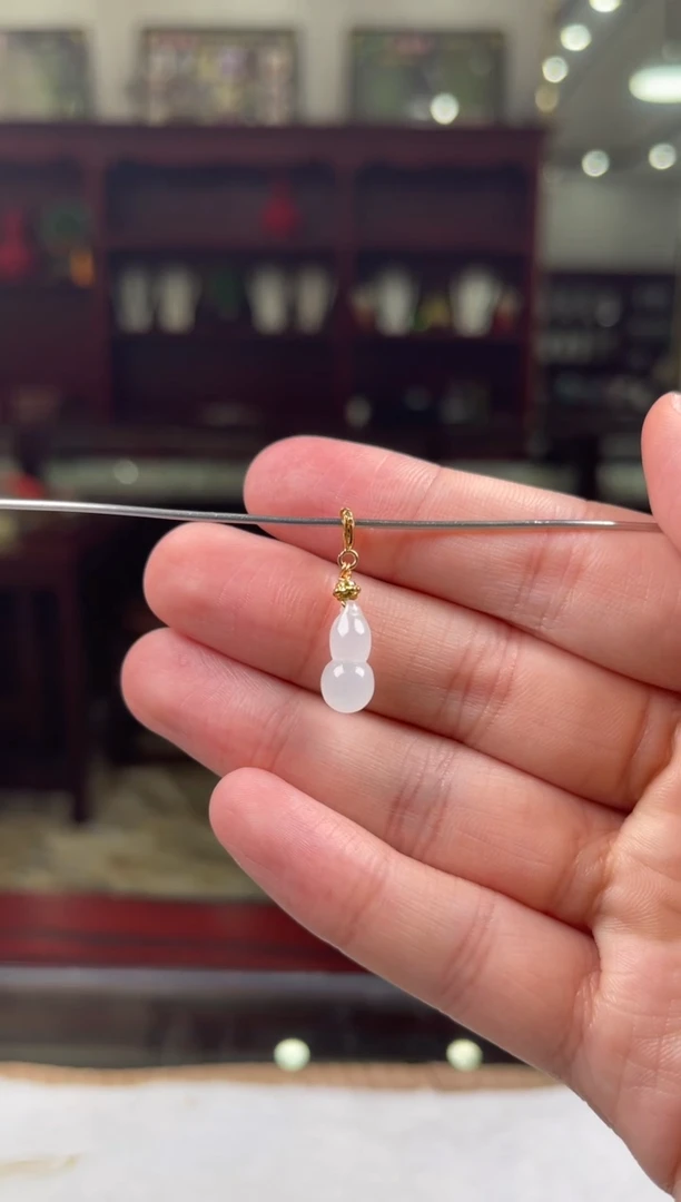 翡翠合金颈饰4号标签撕毁不退换