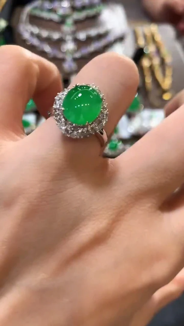 18K金镶嵌戒指翡翠n236