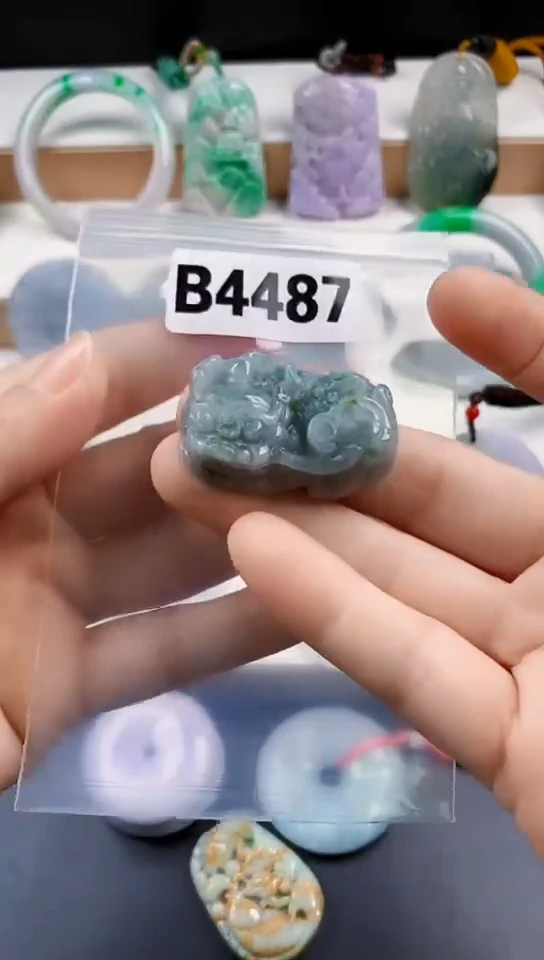 颈饰未镶嵌翡翠天然翡翠吊坠挂件