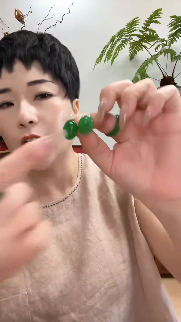 翡翠未镶嵌耳饰038