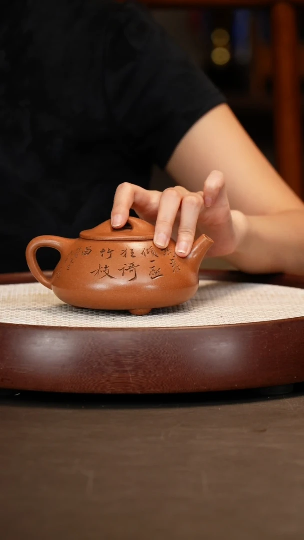 茶壶紫砂【邵忠源】玉砂段景舟石瓢320c+荷花画