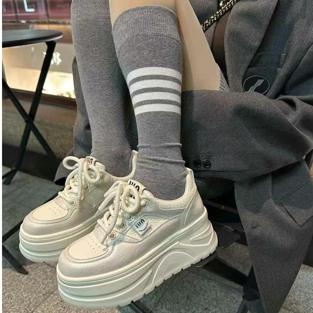 琦琦自留款厚底小白鞋