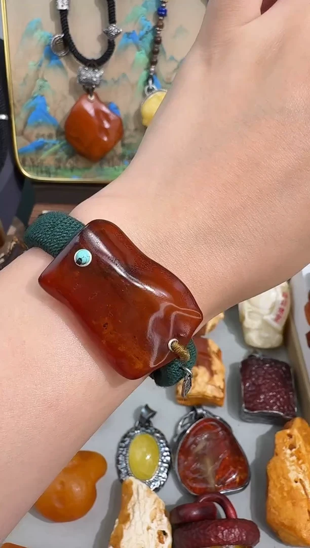 未镶嵌琥珀裸石金****作琥珀