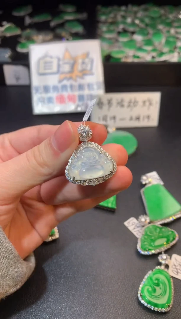 【闪购商品】翡翠颈饰银S925镶嵌翡翠