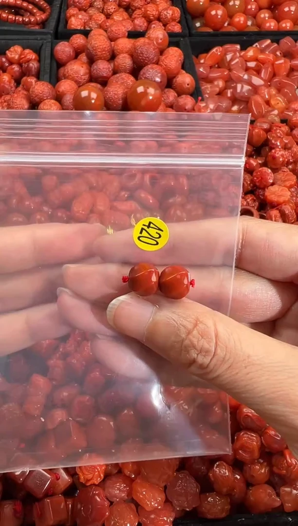南红玛瑙未镶嵌颈饰1