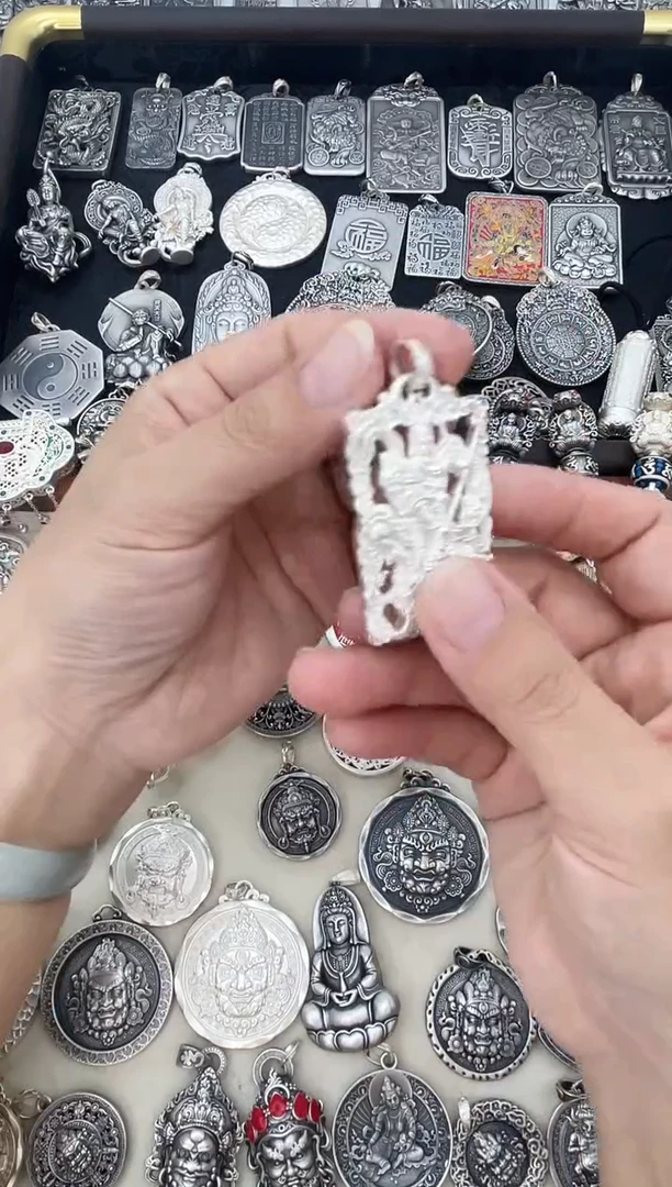 无足银足银999关公，重量44克