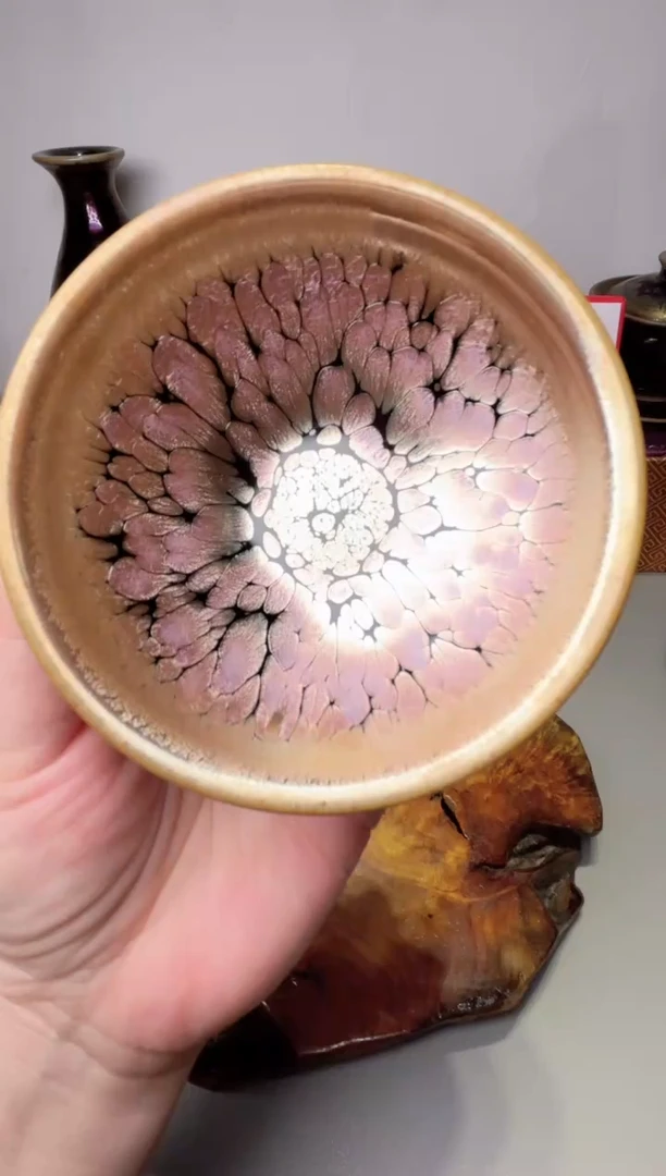 茶盏矮束，闪购前已告知微瑕，付款表示已知晓