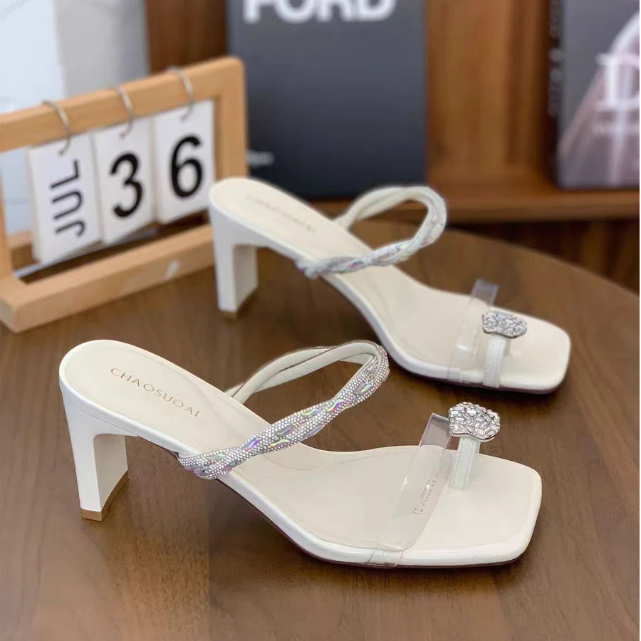 K86-52   夏季新款时尚气质粗跟凉拖鞋