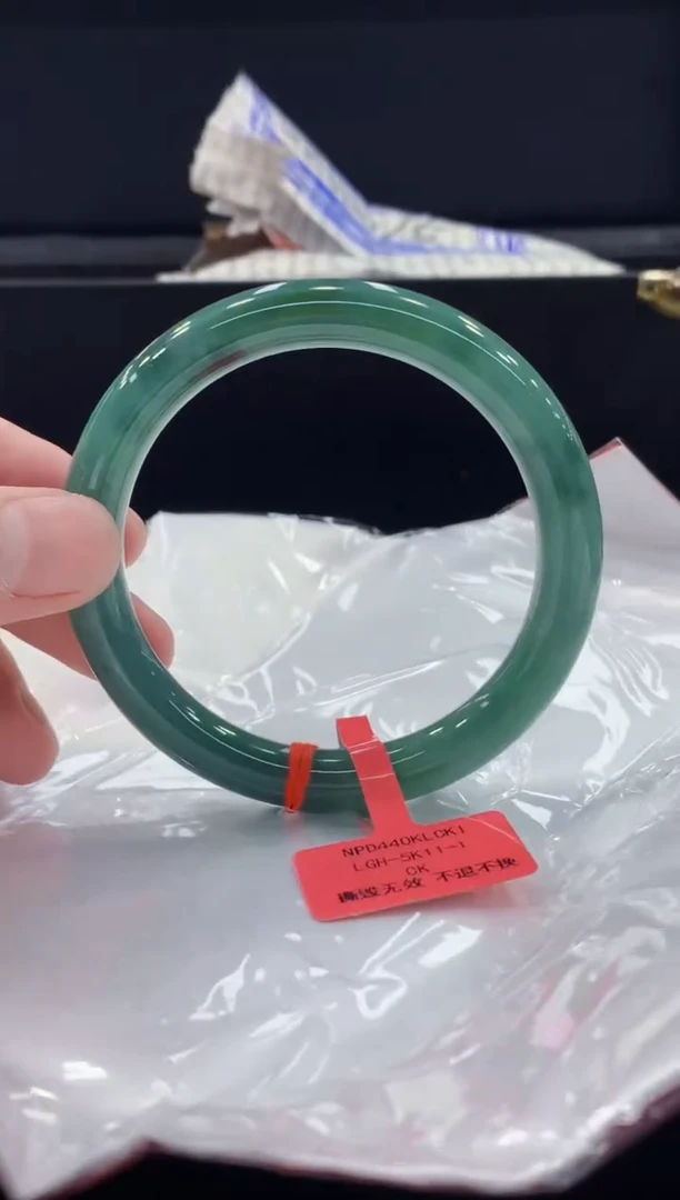 未镶嵌手镯翡翠翡翠手镯