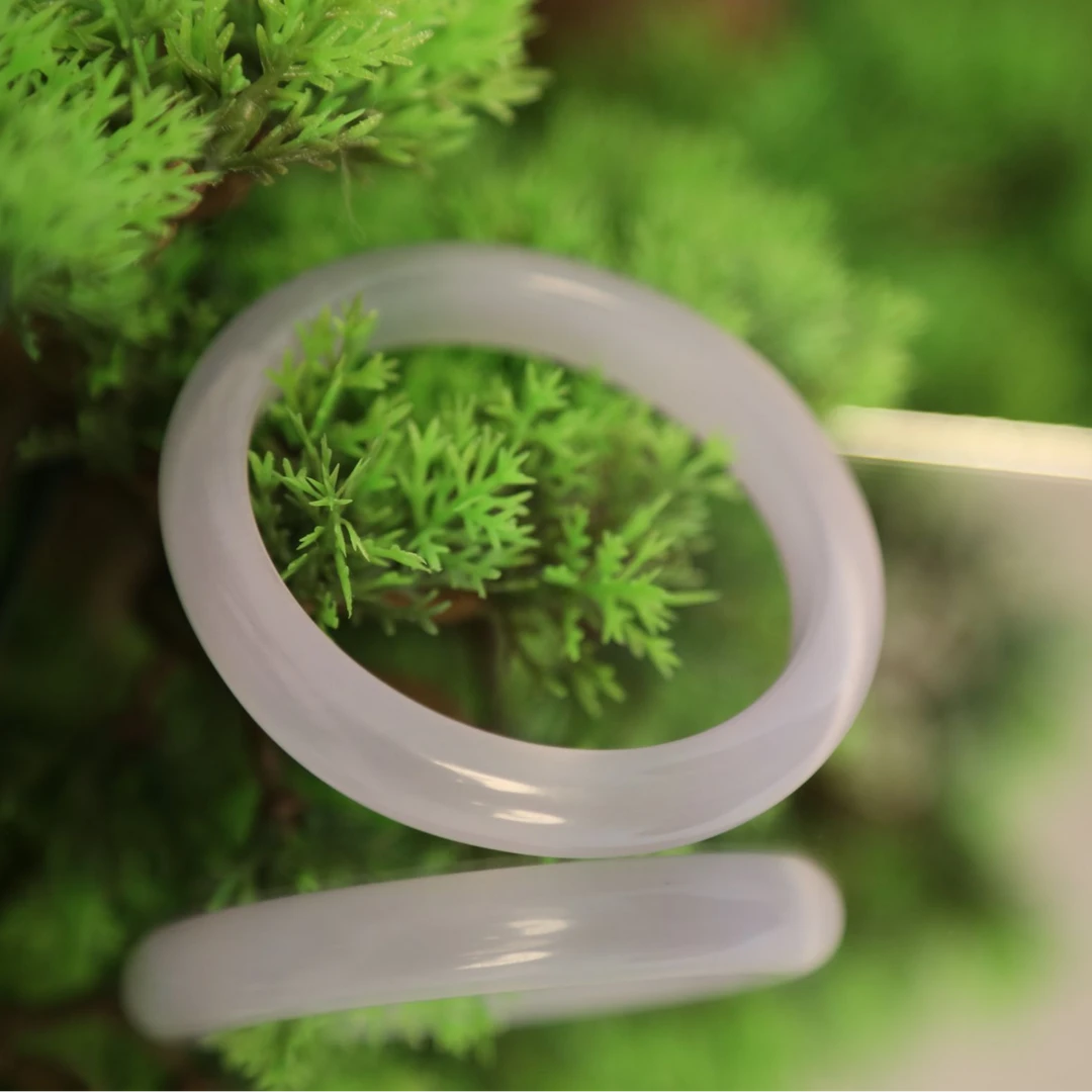 天然玉髓白月光手镯玉镯小众女神送女友礼物