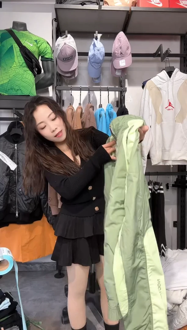 1304 编码 瑕疵款直播间过款为准 尺码  180XL