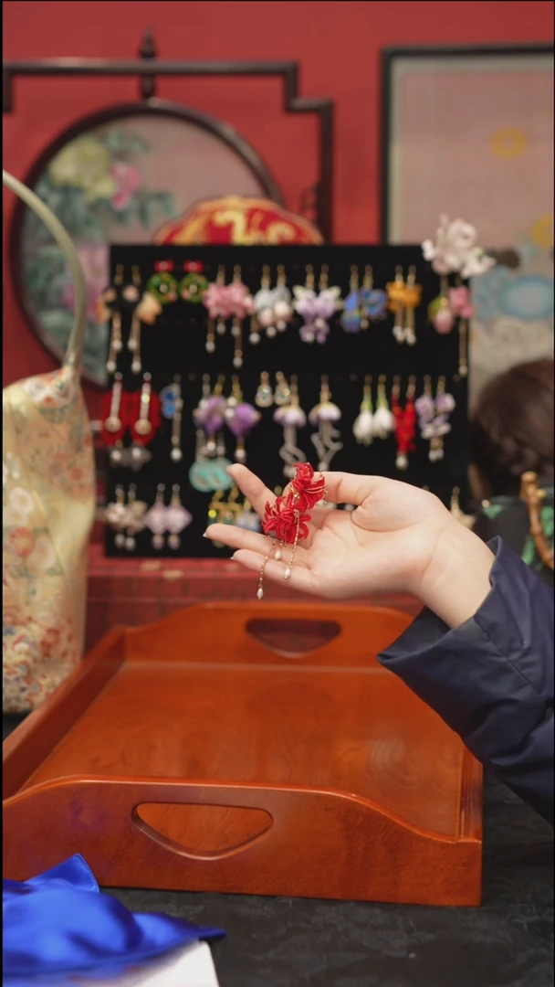 刺绣?***?非遗绒花饰品