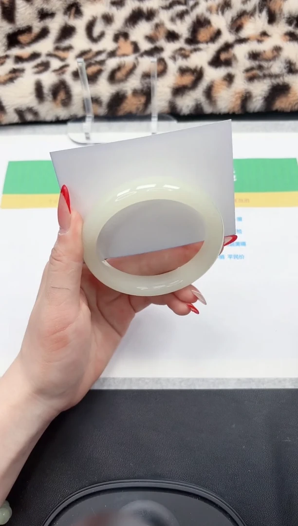 【闪购商品】石英质玉手镯未镶嵌80-62