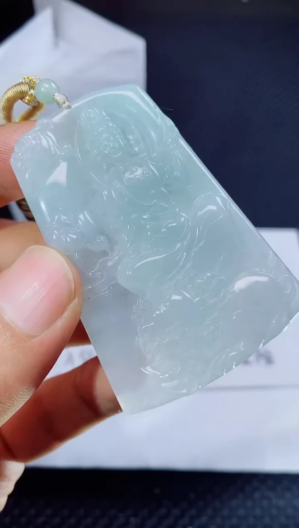 翡翠未镶嵌颈饰