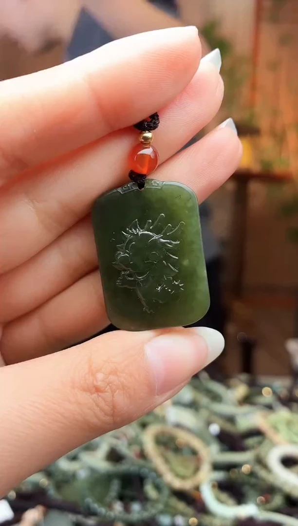 颈饰未镶嵌和田玉1