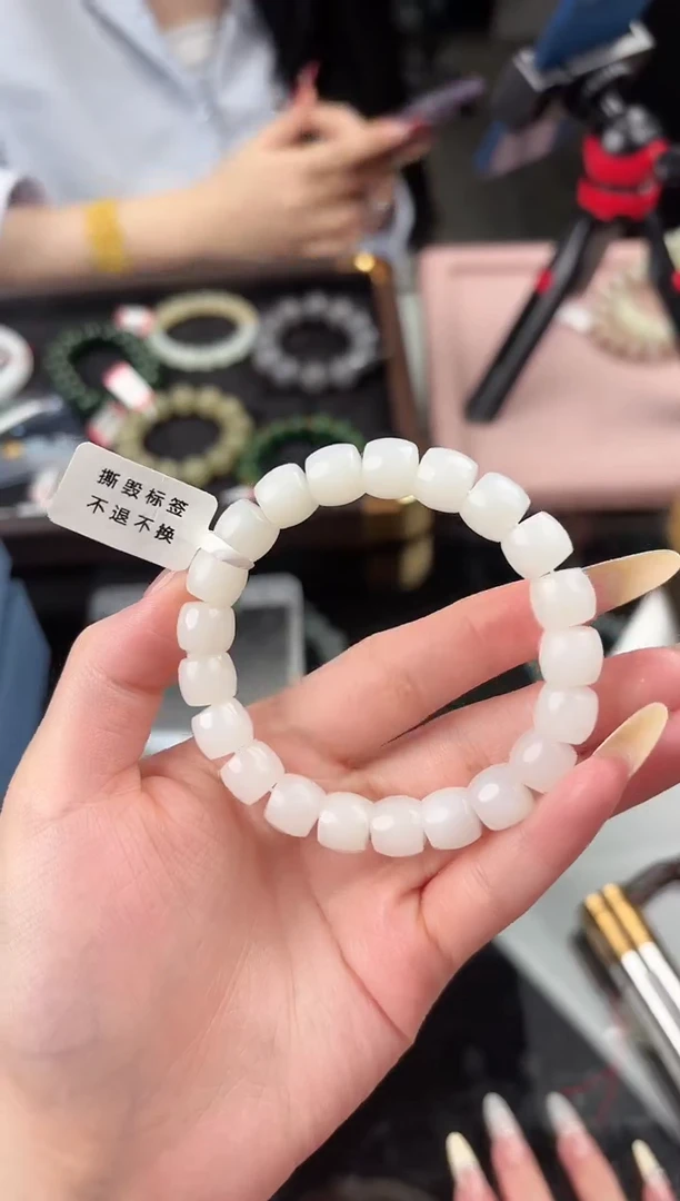 手串未镶嵌和田玉董小姐推荐 多样性发货 拍一发一hs