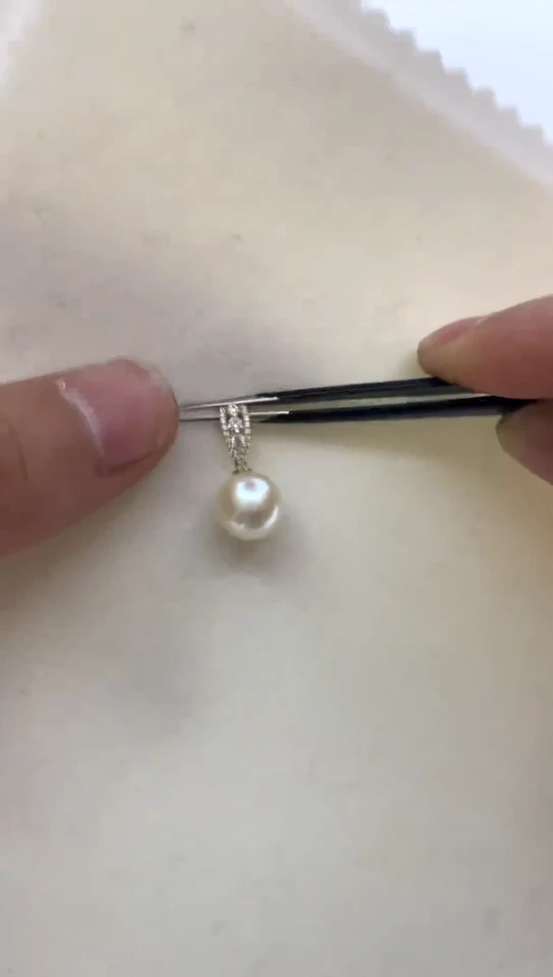 颈饰18K金镶嵌海水珍珠9.5-10