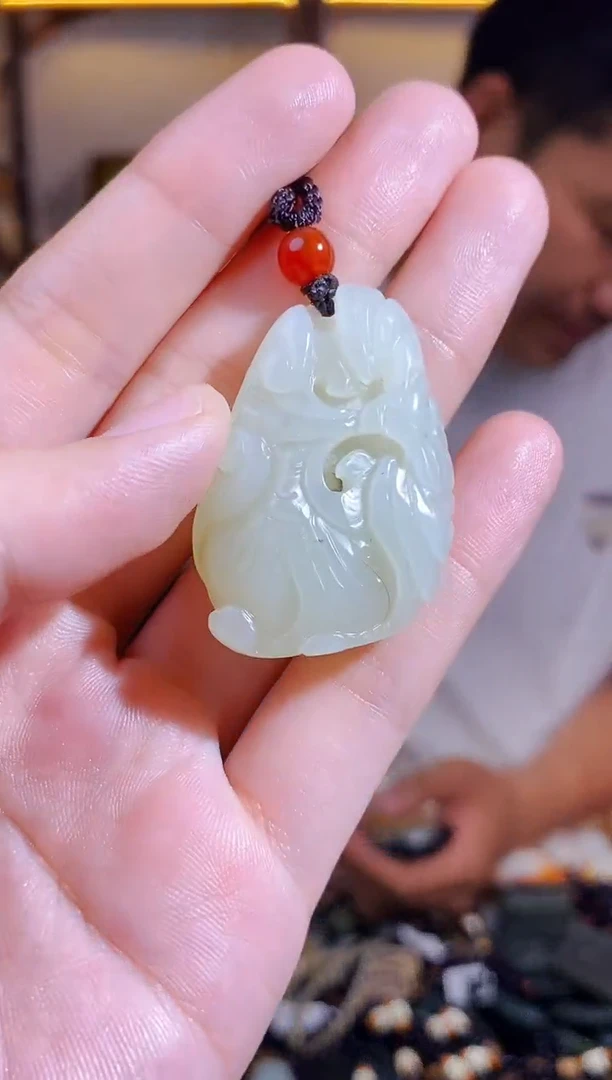 和田玉未镶嵌颈饰1