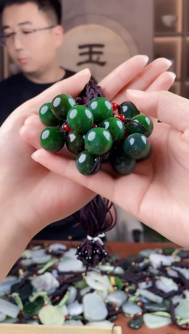 未镶嵌和田玉挂件拍一发一，