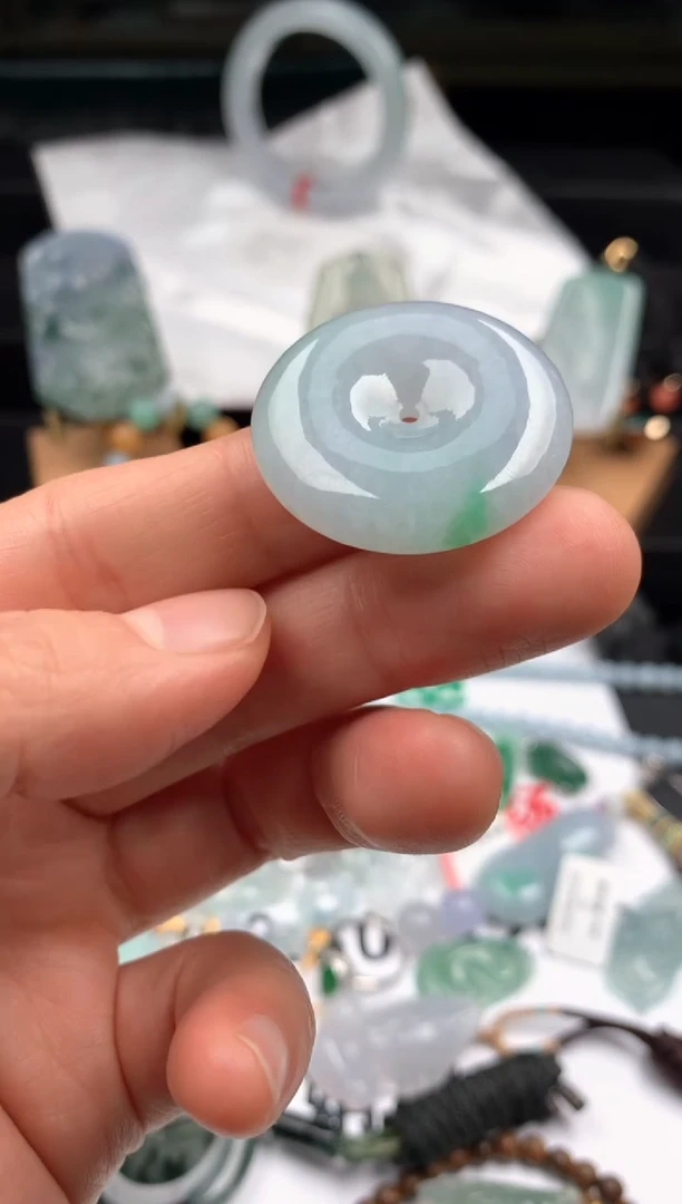 颈饰未镶嵌翡翠吊坠