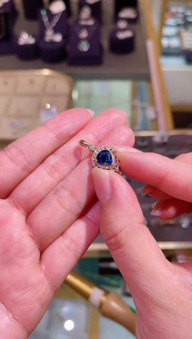 【闪购商品】海蓝宝石颈饰18K金镶嵌蓝宝石吊坠