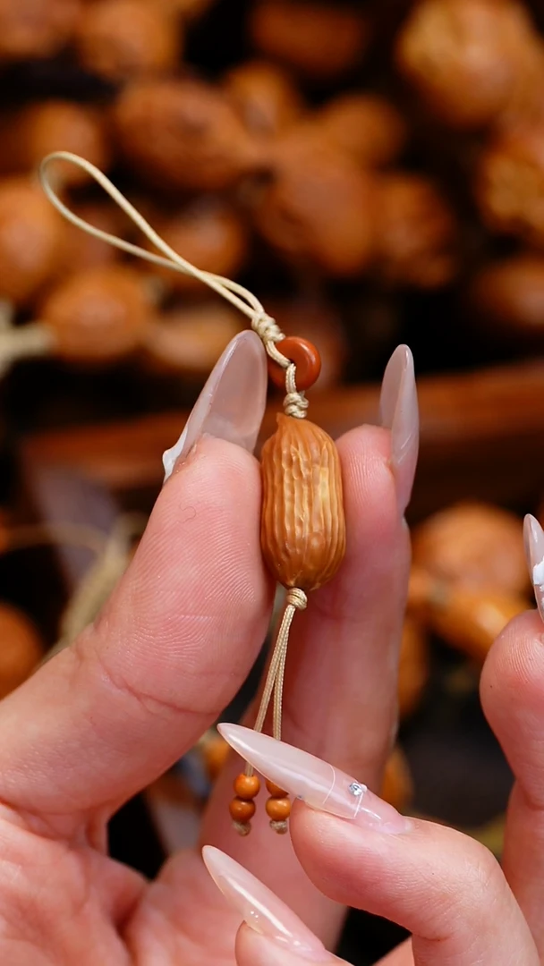 【闪购商品】橄榄核吊坠苏工橄榄核