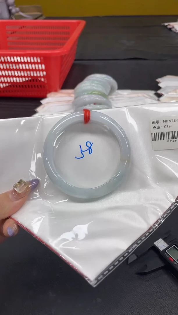 未镶嵌手镯翡翠翡翠手镯