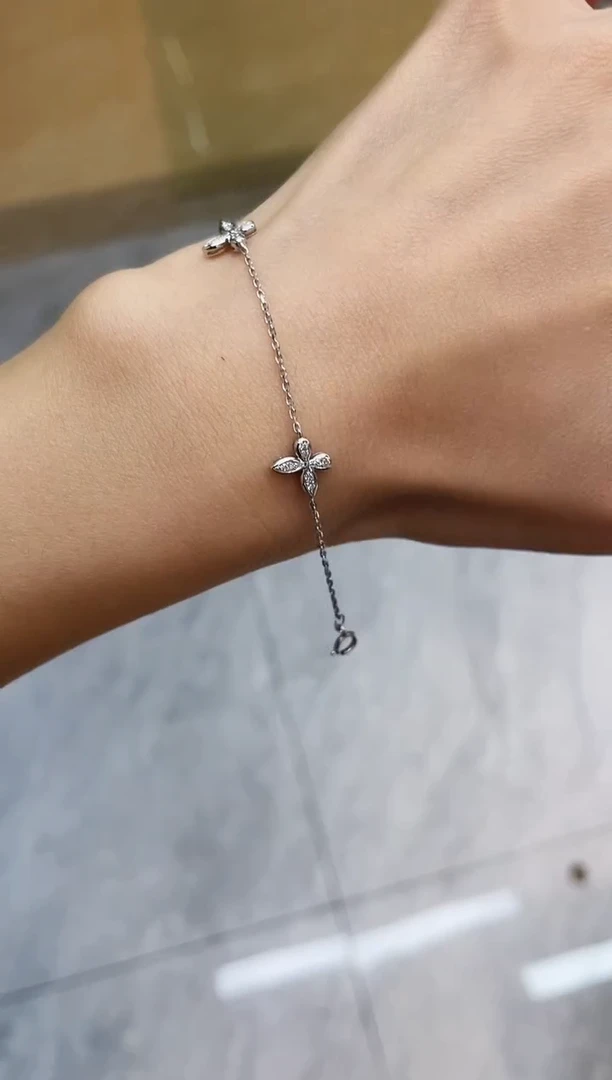 【闪购商品】钻石手链18K金镶嵌蝴蝶手链