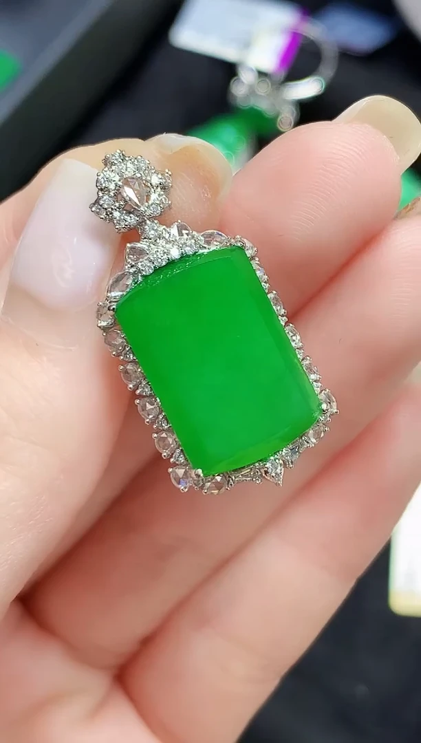 吊坠(不含链)18K金镶嵌翡翠ZJ