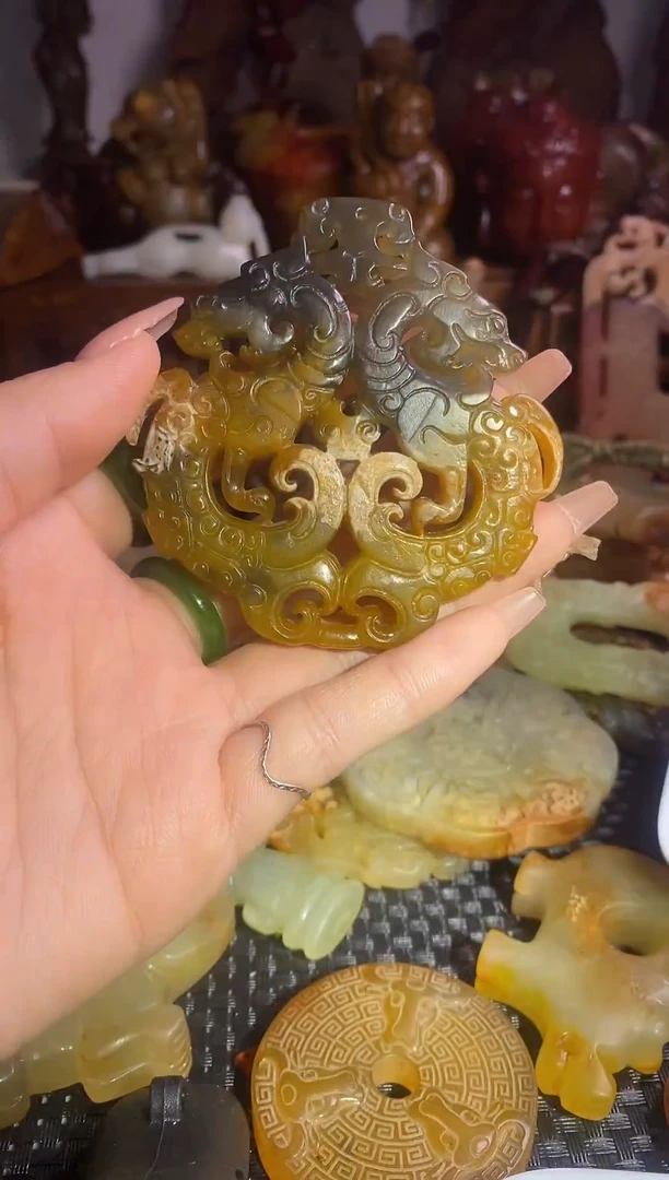 未镶嵌岫岩老玉（透闪石质玉）摆件未镶嵌