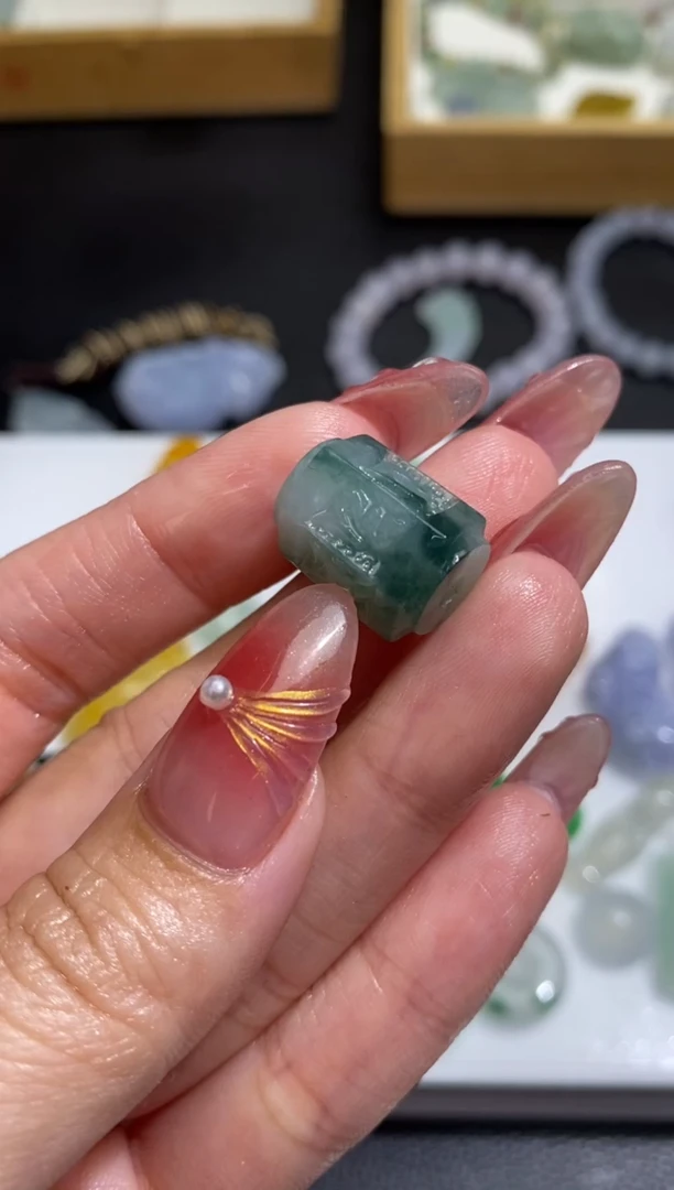 未镶嵌定制翡翠翡翠毛货~
