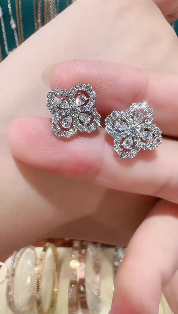 18K金镶嵌耳饰实验室培育钻石耳拍