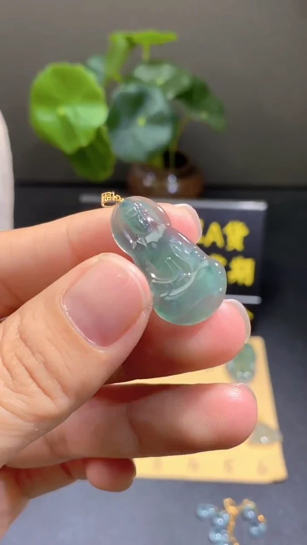 颈饰18K金镶嵌翡翠翡翠A货