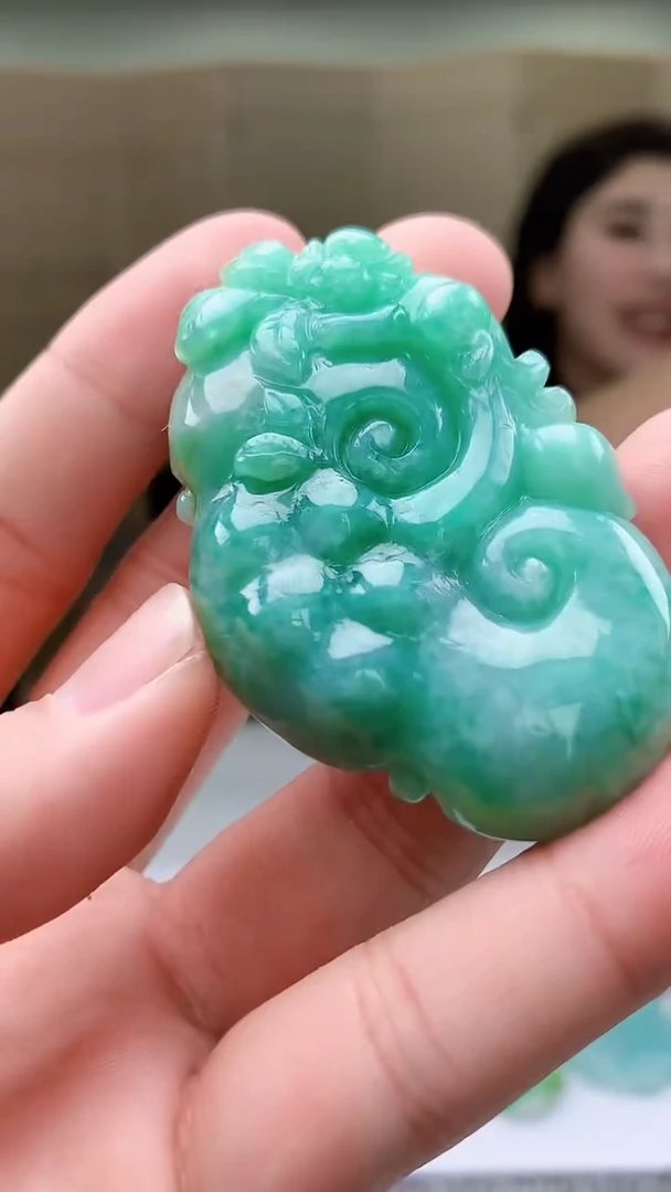 【闪购商品】定制翡翠未镶嵌4829bb-毛货挂件48