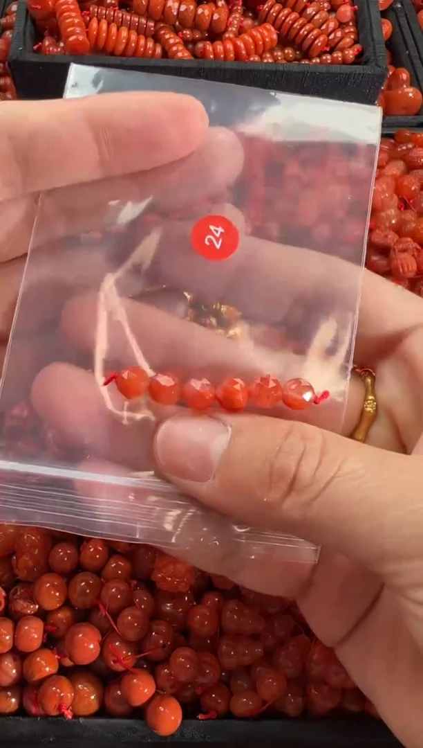【闪购商品】南红玛瑙颈饰未镶嵌1