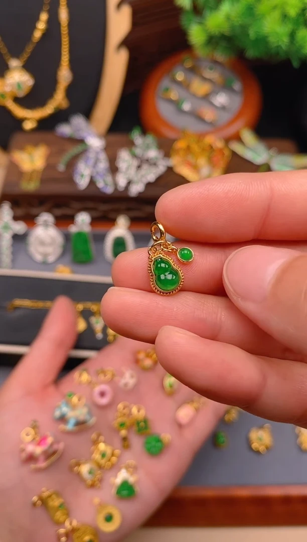 【闪购商品】翡翠吊坠(不含链)银S925镶嵌蛋面葫芦万能扣